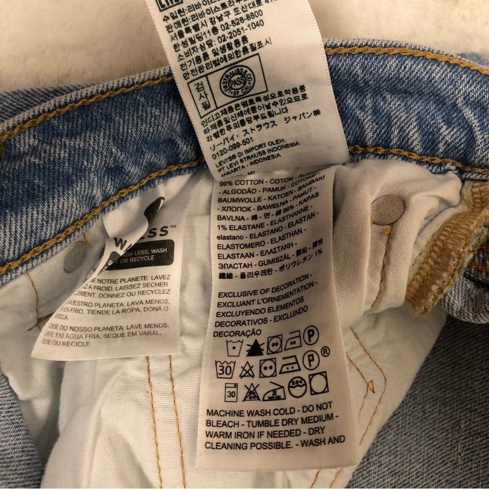 Levi’s 501 Cropped High Rise button Fly size 31 x 26 woman’s light blue wash - Picture 12 of 16